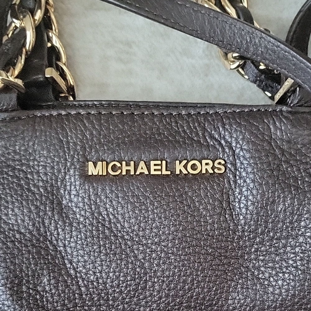 Michael Kors Brown Leather Shoulder Bag with Gold Chain - Picture 2 of 5